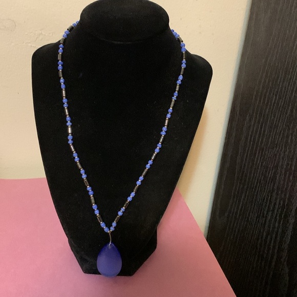 Beautiful blue and black necklace 18 1/2” - Picture 4 of 6